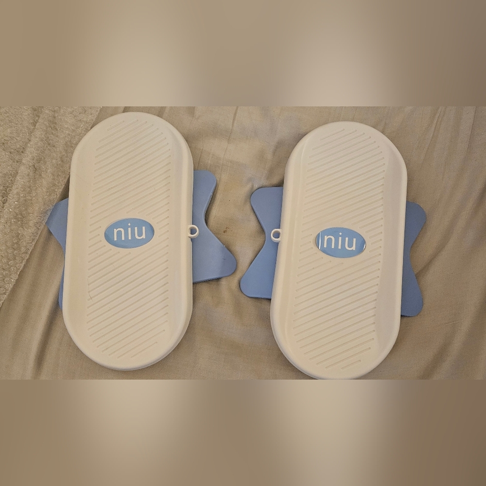 Niu White and Blue Waist Trainer Disc Set
